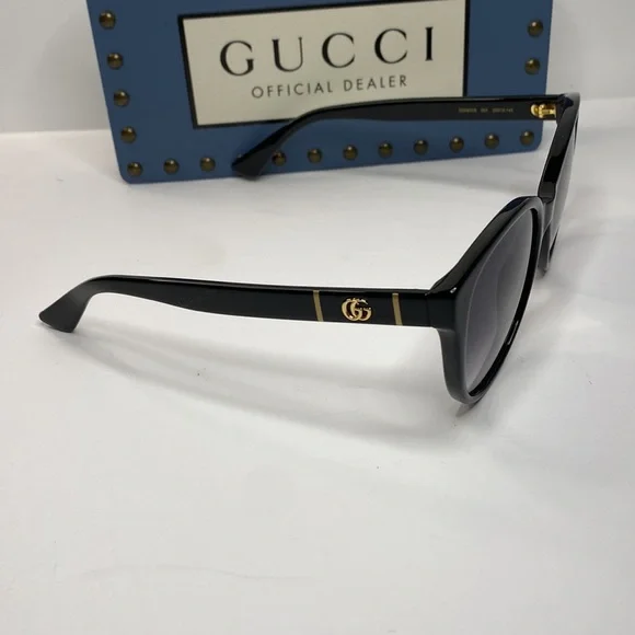 GUCCI GG0631S 001 round sunglass comes black frame with grey  display picture 1